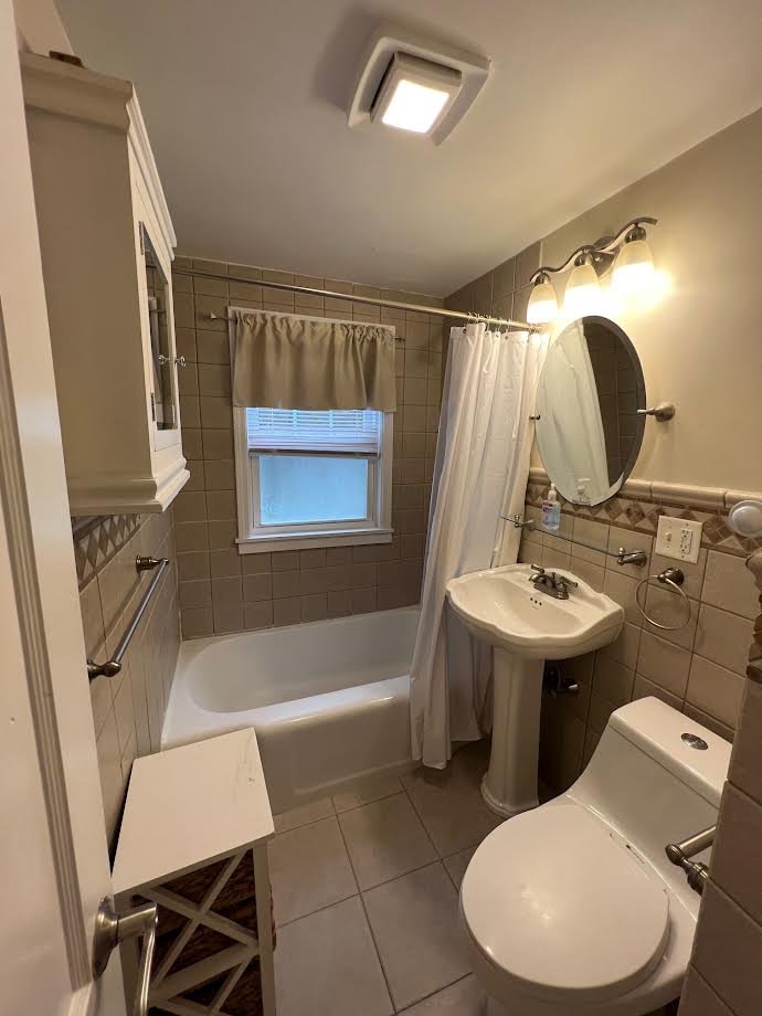 2.5 bed, 1 bath apartment for rent at 28 Glenellen Rd Unit 1, West Roxbury — photo 10 of 14