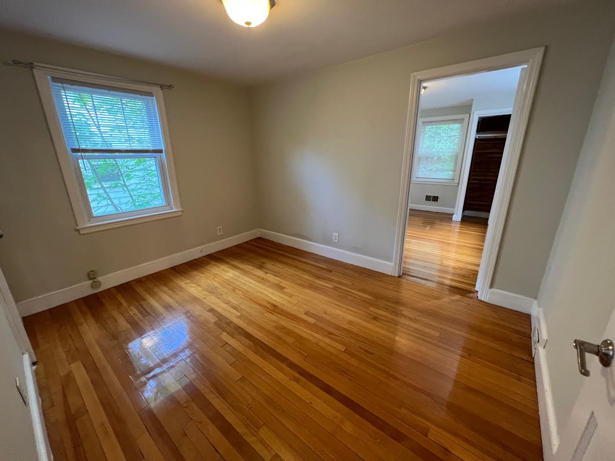 2.5 bed, 1 bath apartment for rent at 28 Glenellen Rd Unit 1, West Roxbury — photo 8 of 14