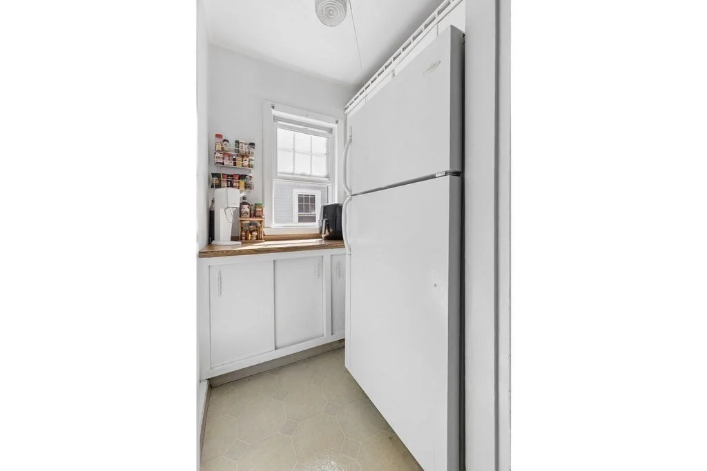 3 bed, 1 bath apartment for rent at 28 Glenrose Rd Unit 2, Dorchester — photo 13 of 21