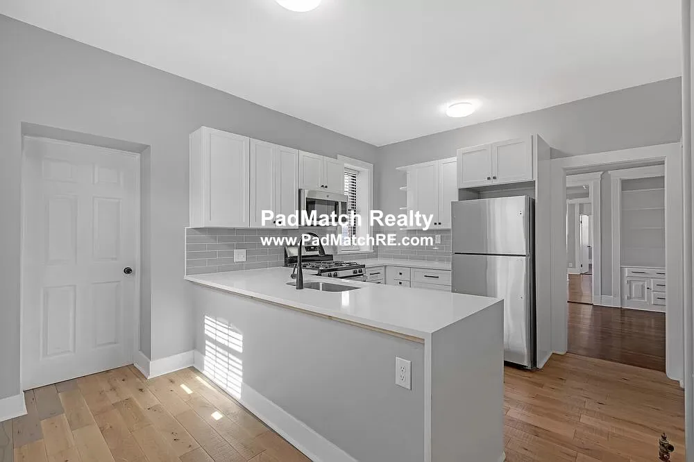 4 bed, 2 bath apartment for rent at 28 Glenville Ter Unit 2, Brighton — photo 4 of 20