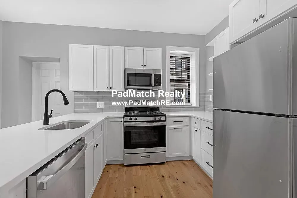 4 bed, 2 bath apartment for rent at 28 Glenville Ter Unit 2, Brighton — photo 6 of 20