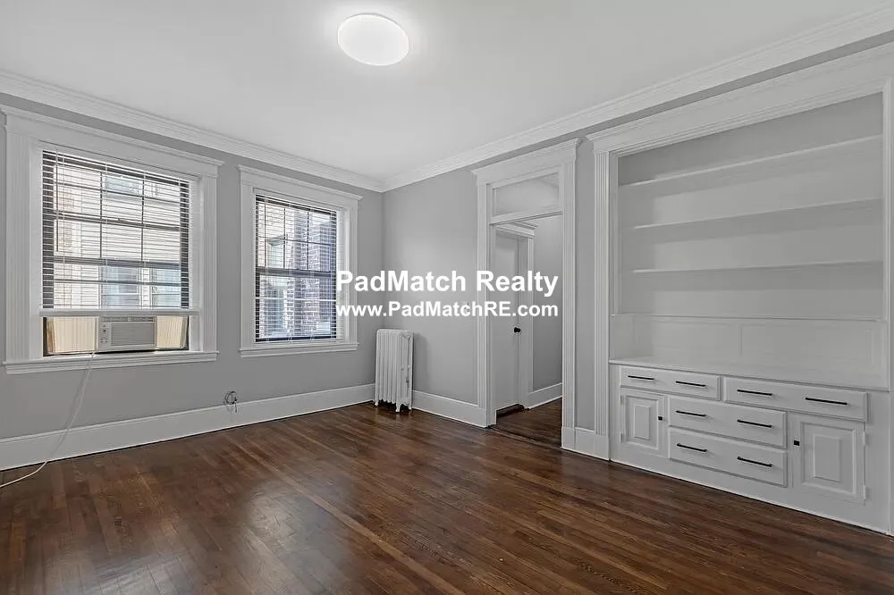 4 bed, 2 bath apartment for rent at 28 Glenville Ter Unit 2, Brighton — photo 1 of 20