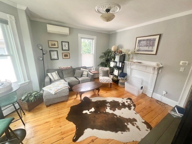 2 bed, 1 bath apartment for rent at 28 Goldsmith St Unit 2, Jamaica Plain — photo 3 of 11