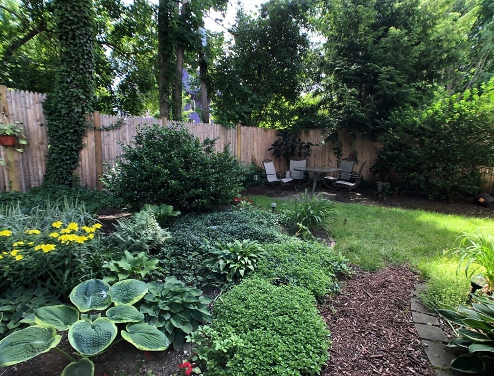 2 bed, 1 bath apartment for rent at 28 Goldsmith St Unit 2, Jamaica Plain — photo 8 of 11