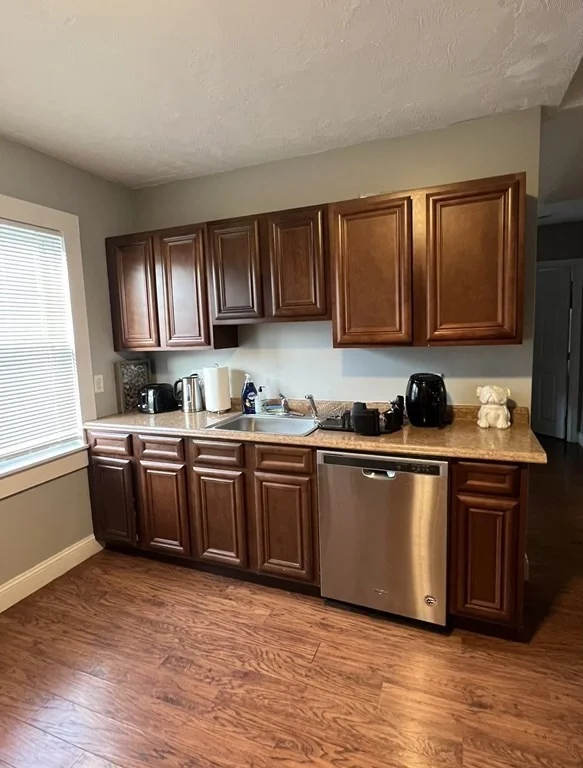 2 bed, 1 bath apartment for rent at 28 Gordon St Unit 28, West Somerville — photo 3 of 11