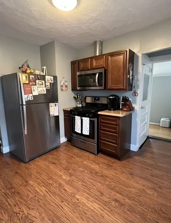 2 bed, 1 bath apartment for rent at 28 Gordon St Unit 28, West Somerville — photo 2 of 11