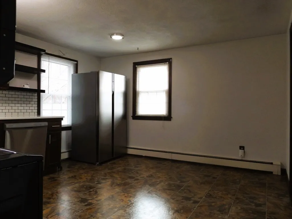 2 bed, 1 bath apartment for rent at 28 Greenwich St Unit 2, Attleboro — photo 3 of 11