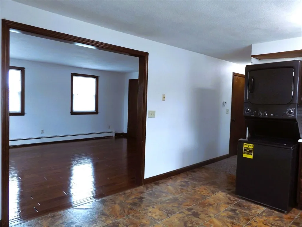 2 bed, 1 bath apartment for rent at 28 Greenwich St Unit 2, Attleboro — photo 6 of 11