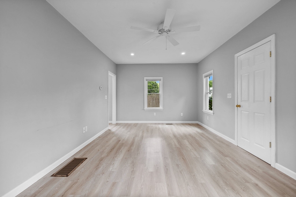 3 bed, 1 bath apartment for rent at 28 Greenwood Ave, Weymouth — photo 16 of 32