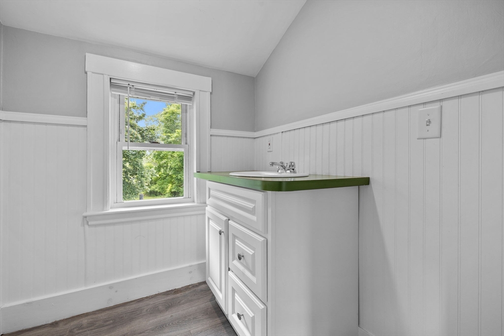 3 bed, 1 bath apartment for rent at 28 Greenwood Ave, Weymouth — photo 19 of 32