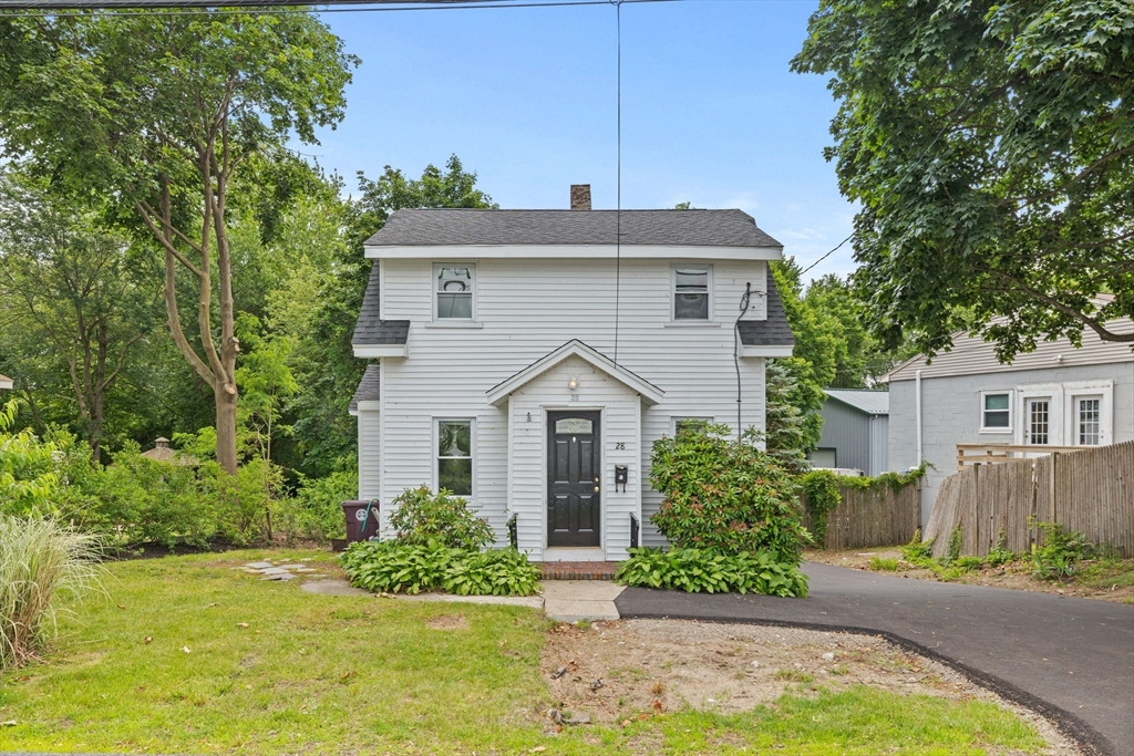 3 bed, 1 bath apartment for rent at 28 Greenwood Ave, Weymouth — photo 1 of 32
