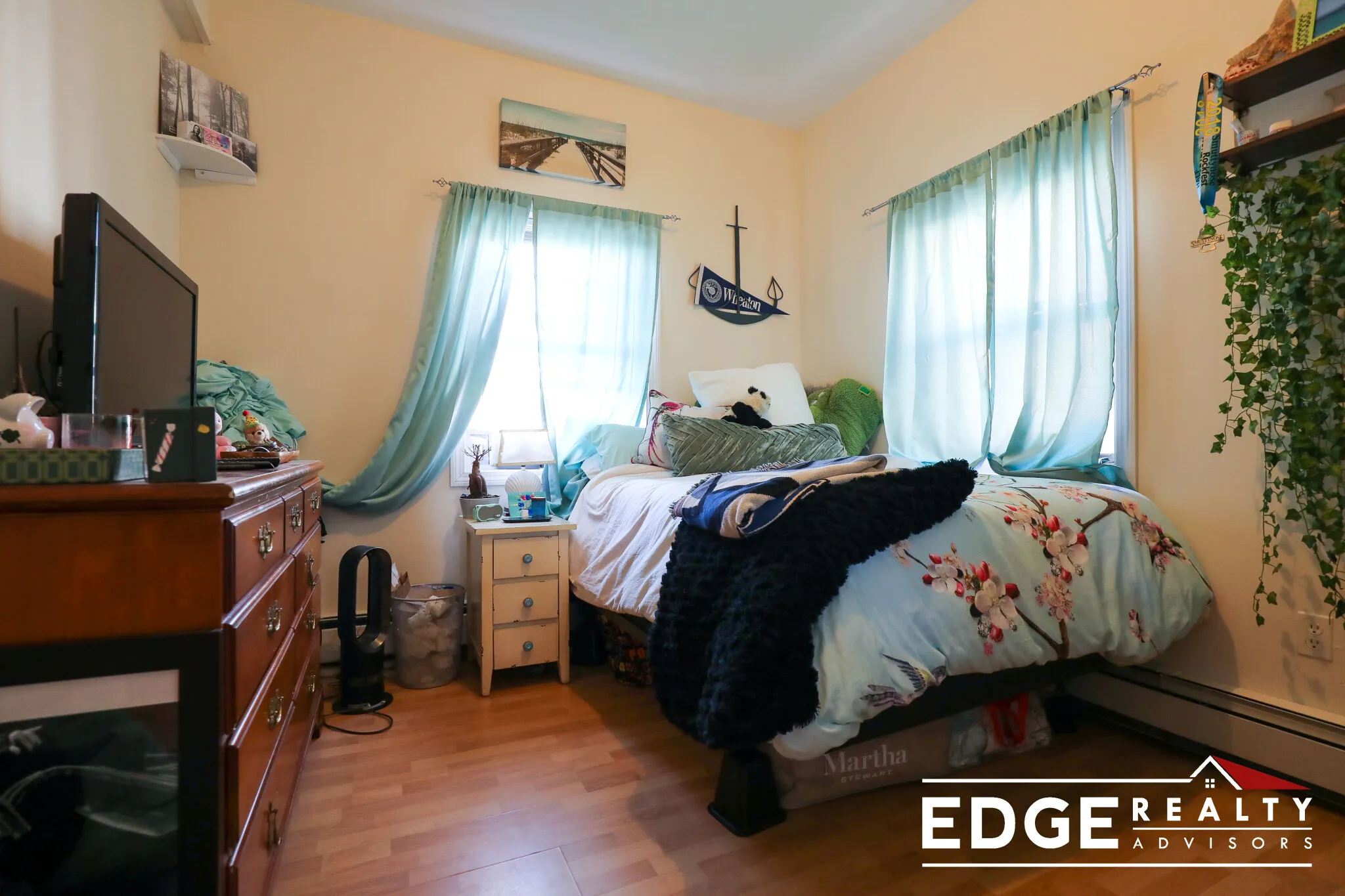 5 bed, 2 bath apartment for rent at 28 Greylock Rd Unit 1, Allston — photo 10 of 12