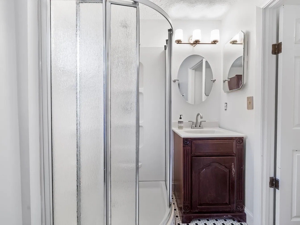 4 bed, 1 bath apartment for rent at 28 Hancock St Unit 2, Medford — photo 8 of 14