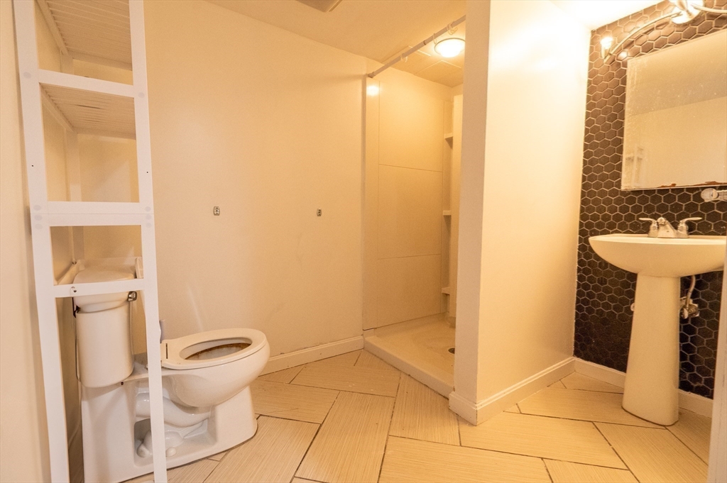 5 bed, 2 bath apartment for rent at 28 Harding Ter Unit 1, Dedham — photo 21 of 24