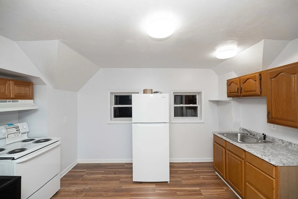 2 bed, 1 bath apartment for rent at 28 Harlem St Unit 1, Worcester — photo 3 of 16