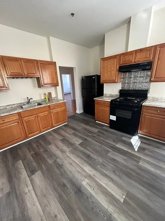 3 bed, 1 bath apartment for rent at 28 Harvard Ave Unit 3, Dorchester — photo 9 of 12