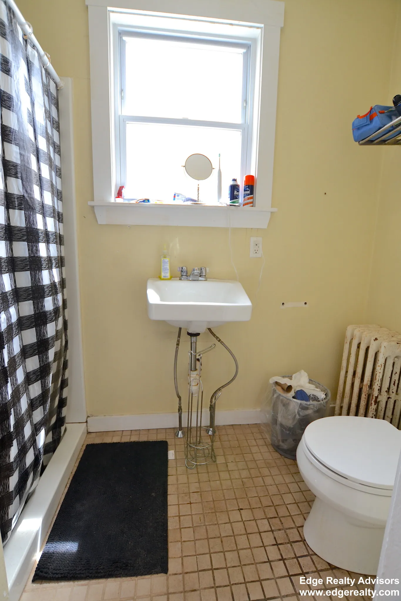 5 bed, 2 bath apartment for rent at 28 Highgate St Unit 1, Allston — photo 10 of 16