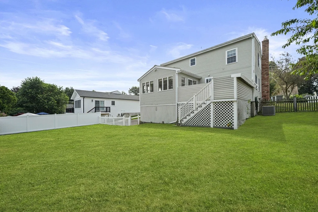 3 bed, 2 bath apartment for rent at 28 Hillside Ave, Stoneham — photo 34 of 36