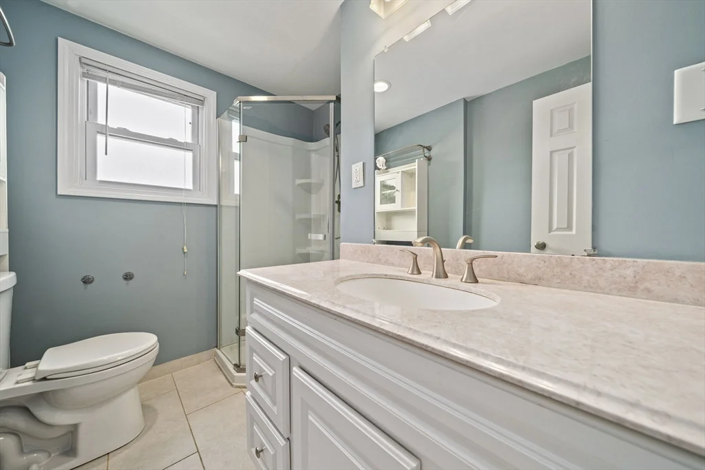 3 bed, 2 bath apartment for rent at 28 Hillside Ave, Stoneham — photo 27 of 36
