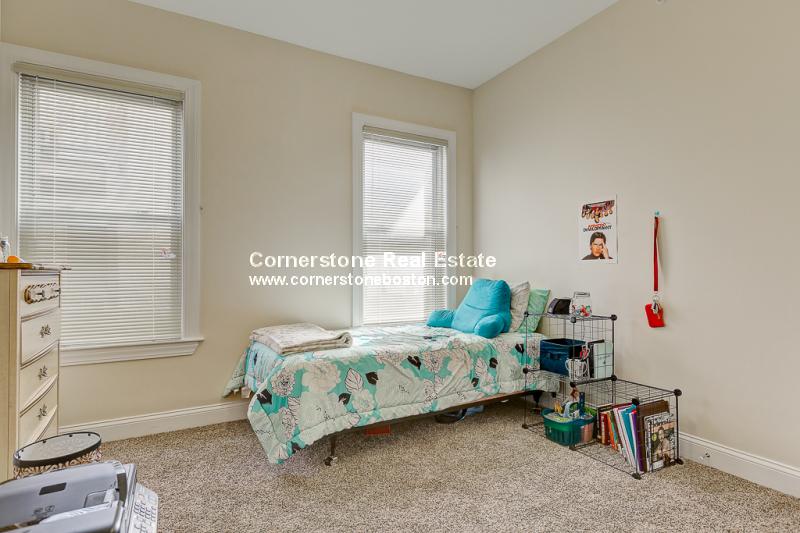 5 bed, 2 bath apartment for rent at 28 Hillside St Unit 1, Mission Hill — photo 11 of 39