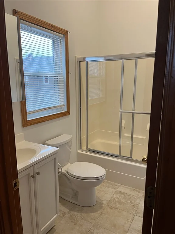 3 bed, 1 bath apartment for rent at 28 Hope St Unit 2, Warren — photo 12 of 16