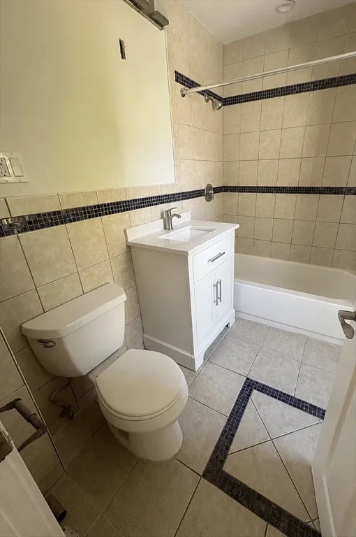 3 bed, 1 bath apartment for rent at 28 Hovey St, Quincy — photo 17 of 18