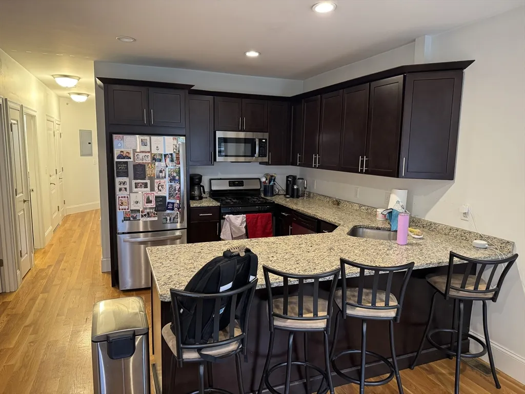 3 bed, 2 bath apartment for rent at 28 Howell St Unit 3, Dorchester — photo 3 of 11