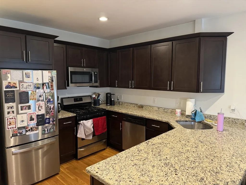 3 bed, 2 bath apartment for rent at 28 Howell St Unit 3, Dorchester — photo 2 of 11