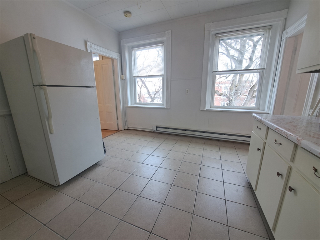 1 bed, 1 bath apartment for rent at 28 Hull St Unit 7, North End — photo 2 of 8