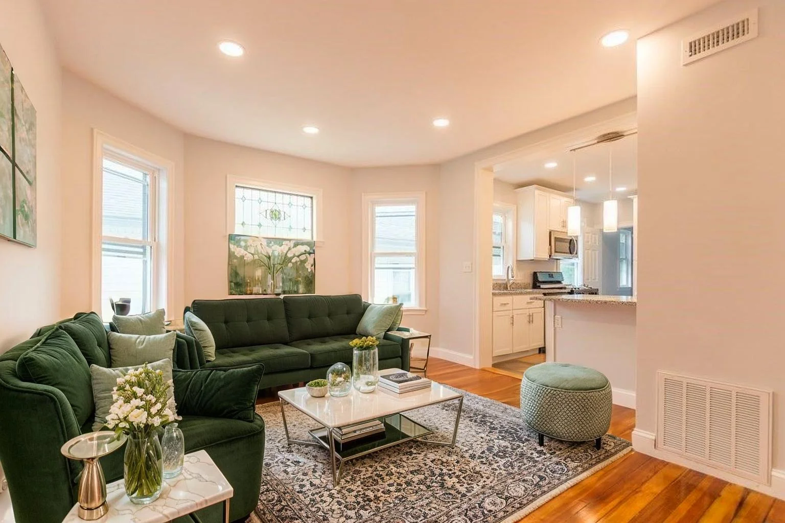 3.5 bed, 2 bath apartment for rent at 28 Hunnewell Ave Unit 2, Oak Square
