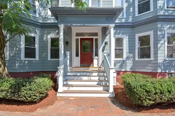 3 bed, 2 bath apartment for rent at 28 Inman St Unit 1, Mid-Cambridge — photo 2 of 29