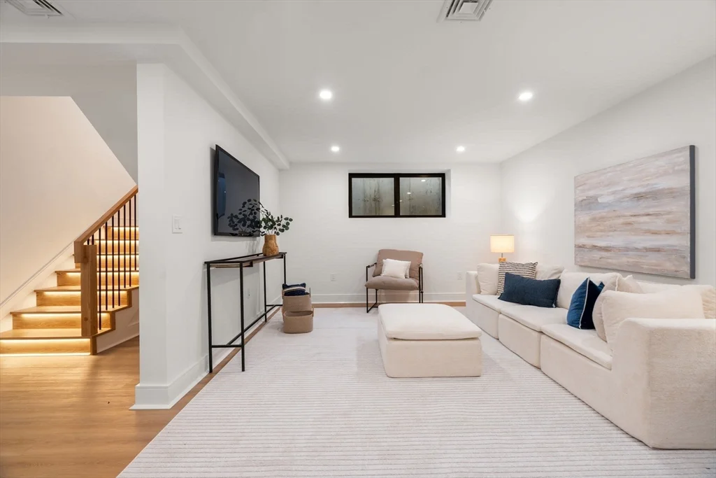5 bed, 4+ bath apartment for rent at 28 Keefe Ave Unit 28, Newton Upper Falls — photo 25 of 36