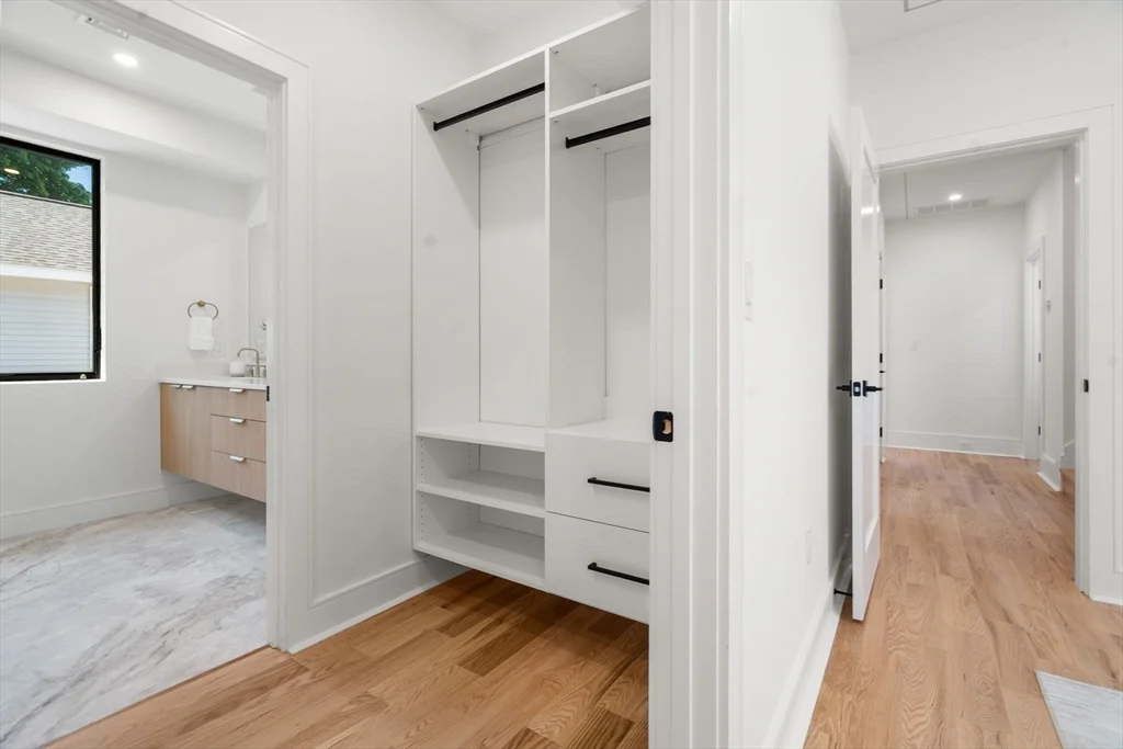 5 bed, 4+ bath apartment for rent at 28 Keefe Ave Unit 28, Newton Upper Falls — photo 17 of 36
