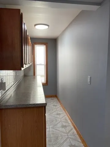 3 bed, 1 bath apartment for rent at 28 Lake St Unit 2, Ward Two — photo 3 of 15