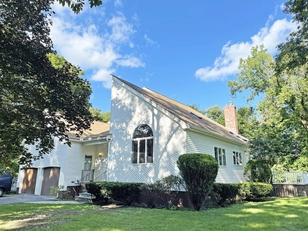 4 bed, 3 bath apartment for rent at 28 Lantern Ln, Newton Lower Falls