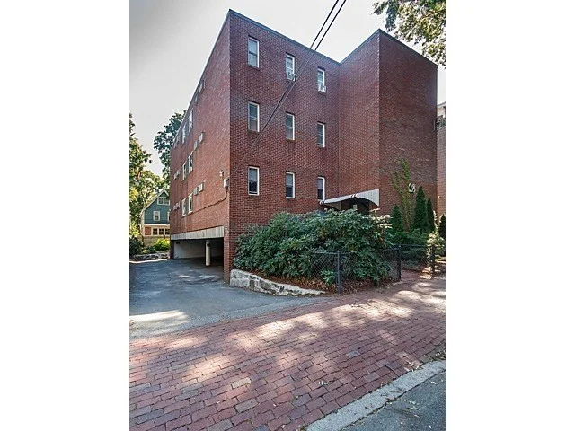 2 bed, 1 bath apartment for rent at 28 Lee St Unit 6, Mid Cambridge — photo 18 of 19