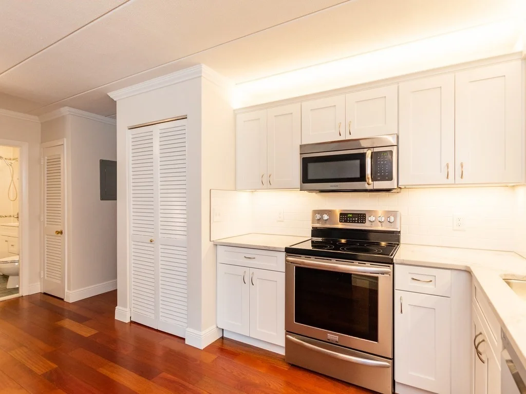 2 bed, 1 bath apartment for rent at 28 Lee St Unit 6, Mid Cambridge — photo 2 of 19