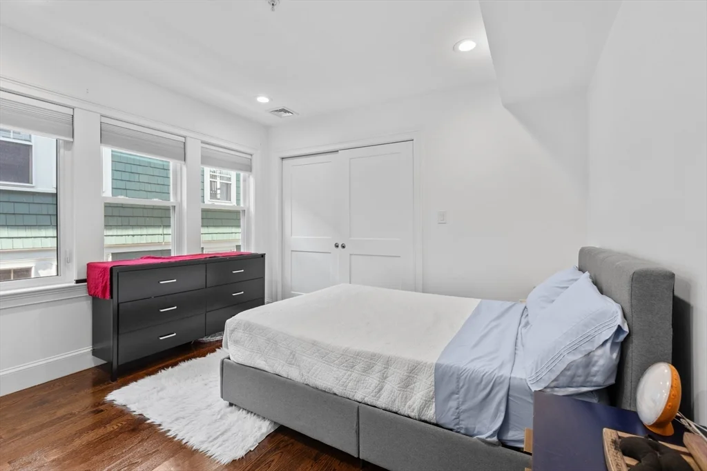 3 bed, 2 bath apartment for rent at 28 Leland St Unit 2, Jamaica Plain — photo 13 of 24