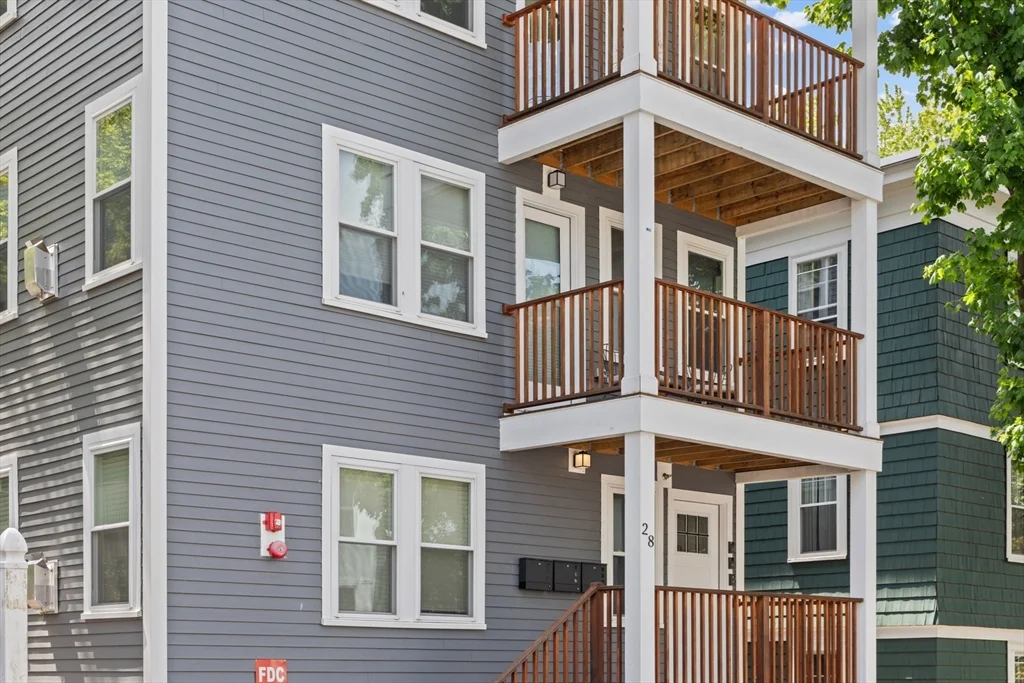 3 bed, 2 bath apartment for rent at 28 Leland St Unit 2, Jamaica Plain — photo 1 of 24