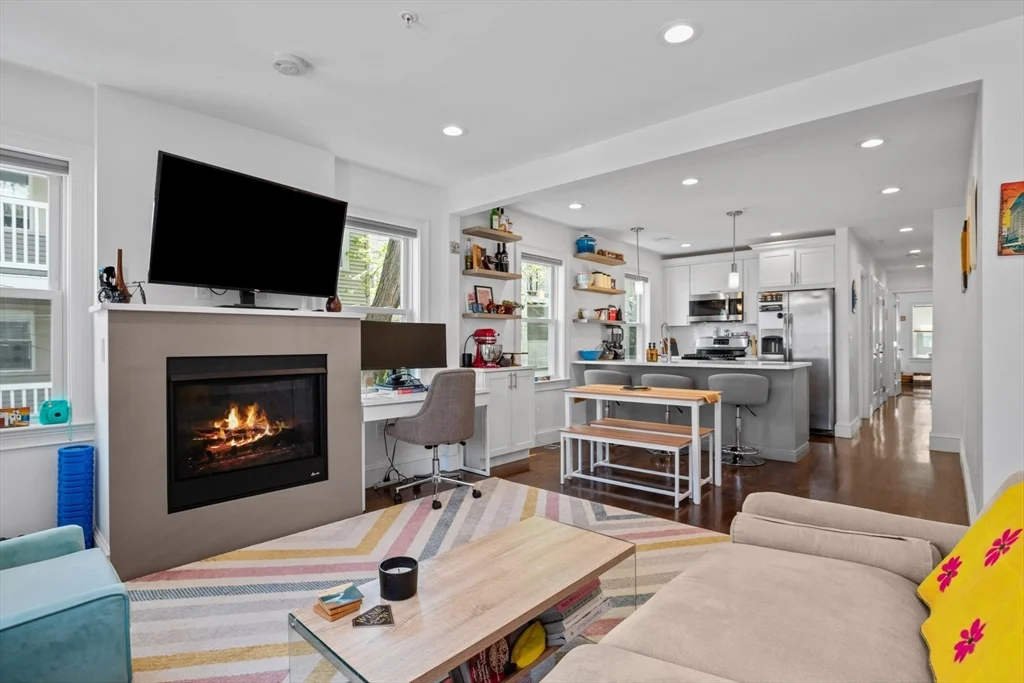 3 bed, 2 bath apartment for rent at 28 Leland St Unit 2, Jamaica Plain — photo 5 of 24