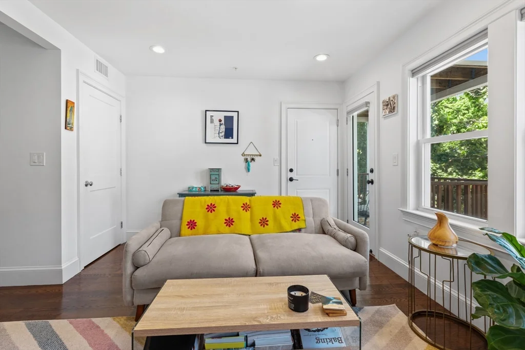 3 bed, 2 bath apartment for rent at 28 Leland St Unit 2, Jamaica Plain — photo 6 of 24