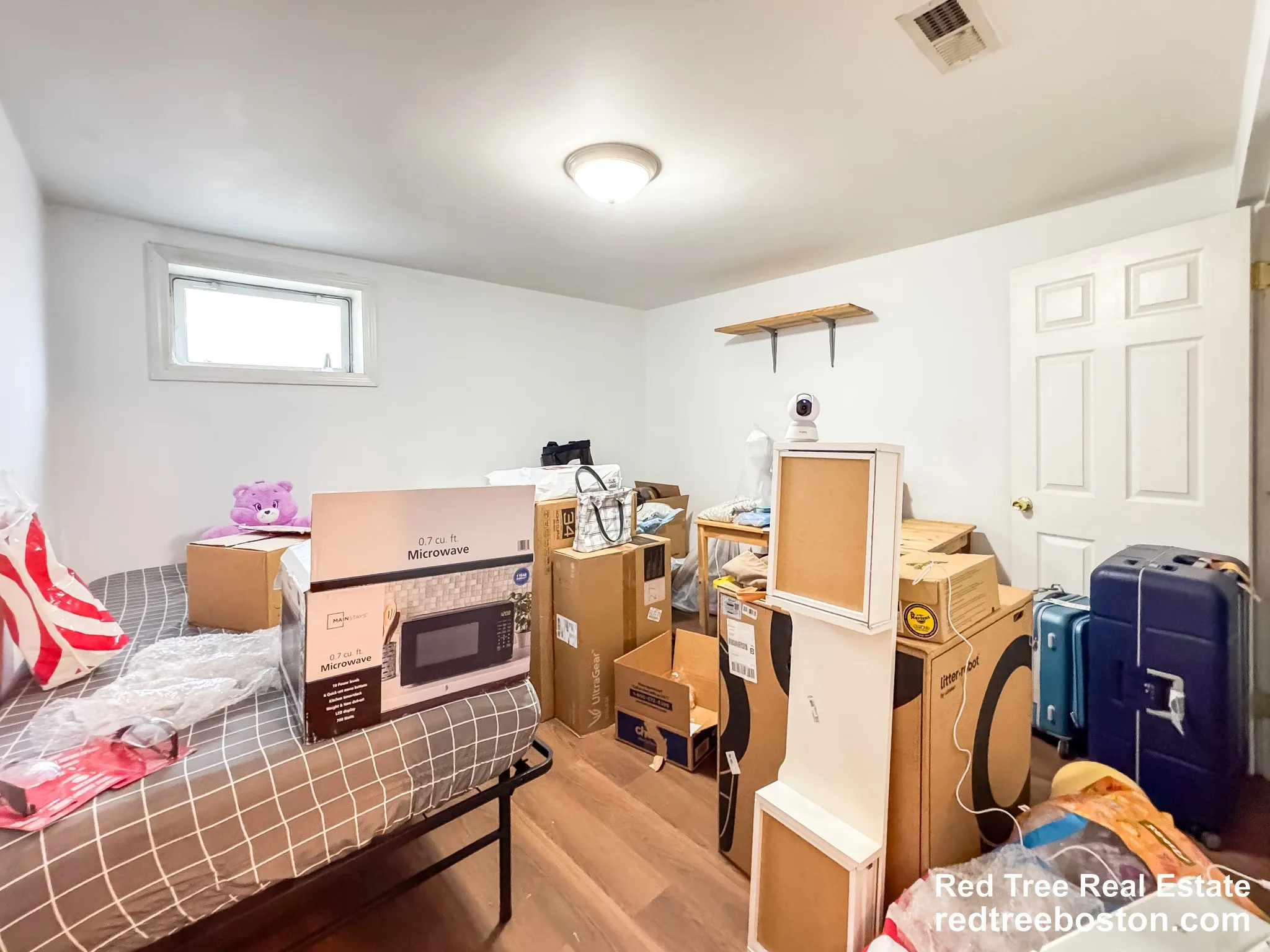 5 bed, 2 bath apartment for rent at 28 Linden St Unit 1, Allston — photo 12 of 18