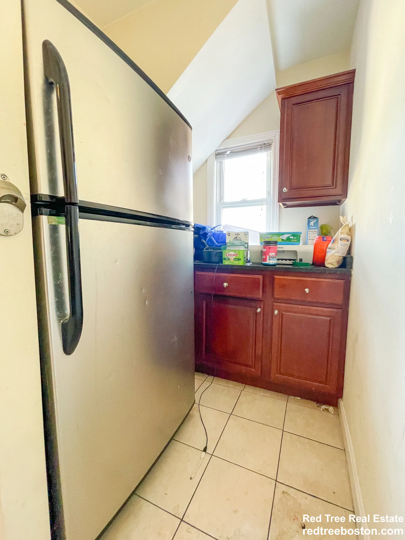 5 bed, 2 bath apartment for rent at 28 Linden St Unit 1, Allston — photo 7 of 18