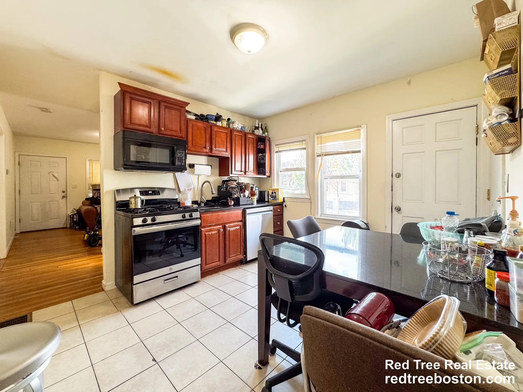 5 bed, 2 bath apartment for rent at 28 Linden St Unit 1, Allston — photo 5 of 18
