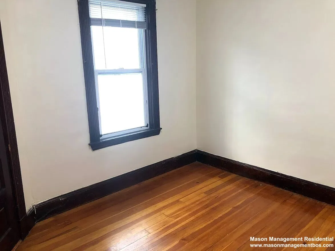 3 bed, 1 bath apartment for rent at 28 Litchfield St Unit 3, Allston — photo 4 of 10