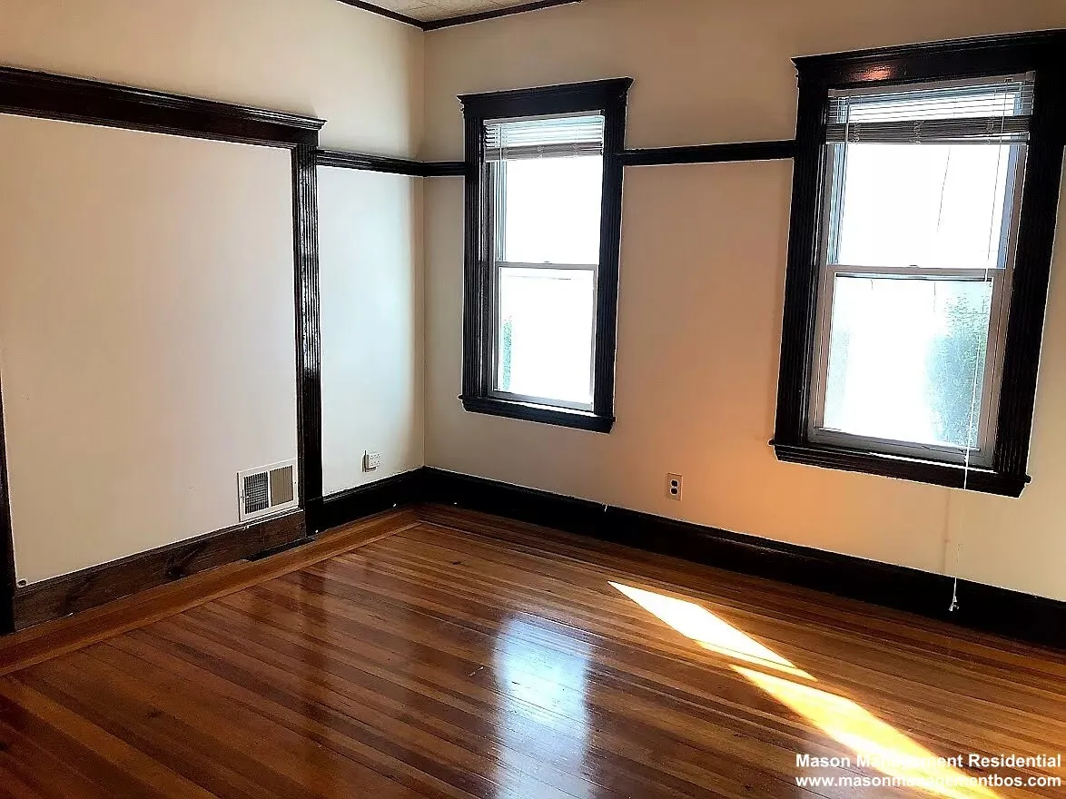 3 bed, 1 bath apartment for rent at 28 Litchfield St Unit 3, Allston — photo 2 of 10