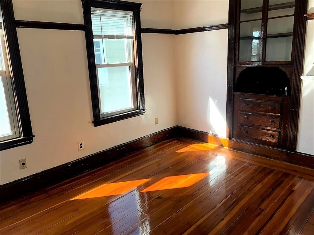 3 bed, 1 bath apartment for rent at 28 Litchfield St Unit 3, Brighton — photo 5 of 11