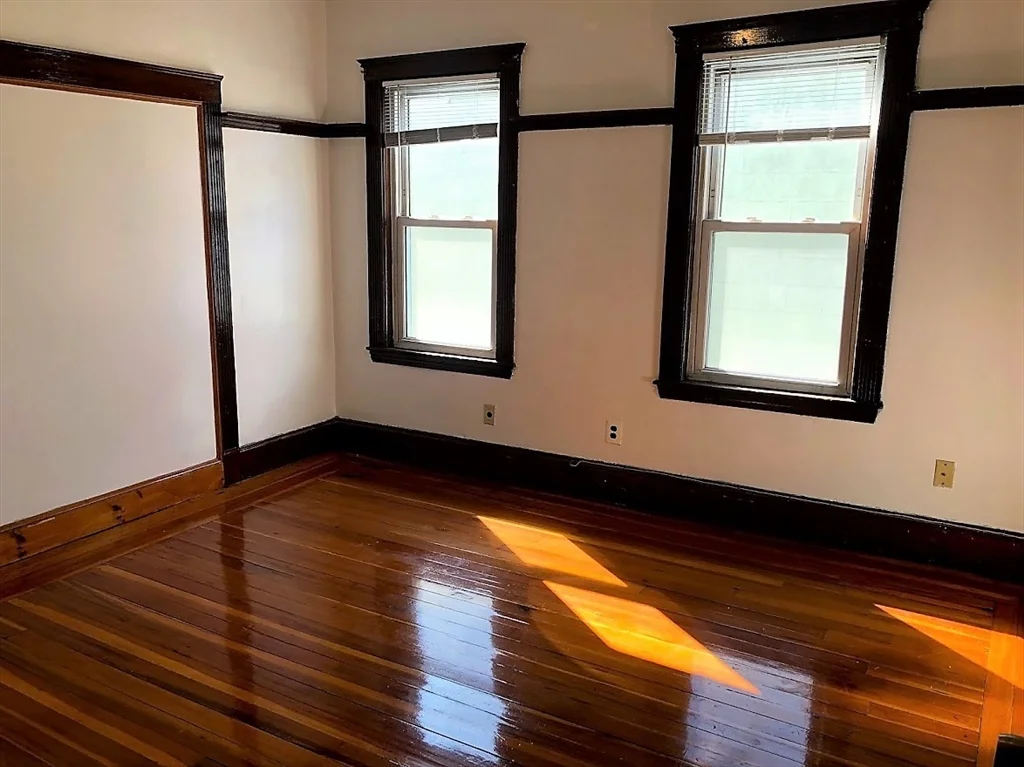 3 bed, 1 bath apartment for rent at 28 Litchfield St Unit 3, Brighton — photo 4 of 11