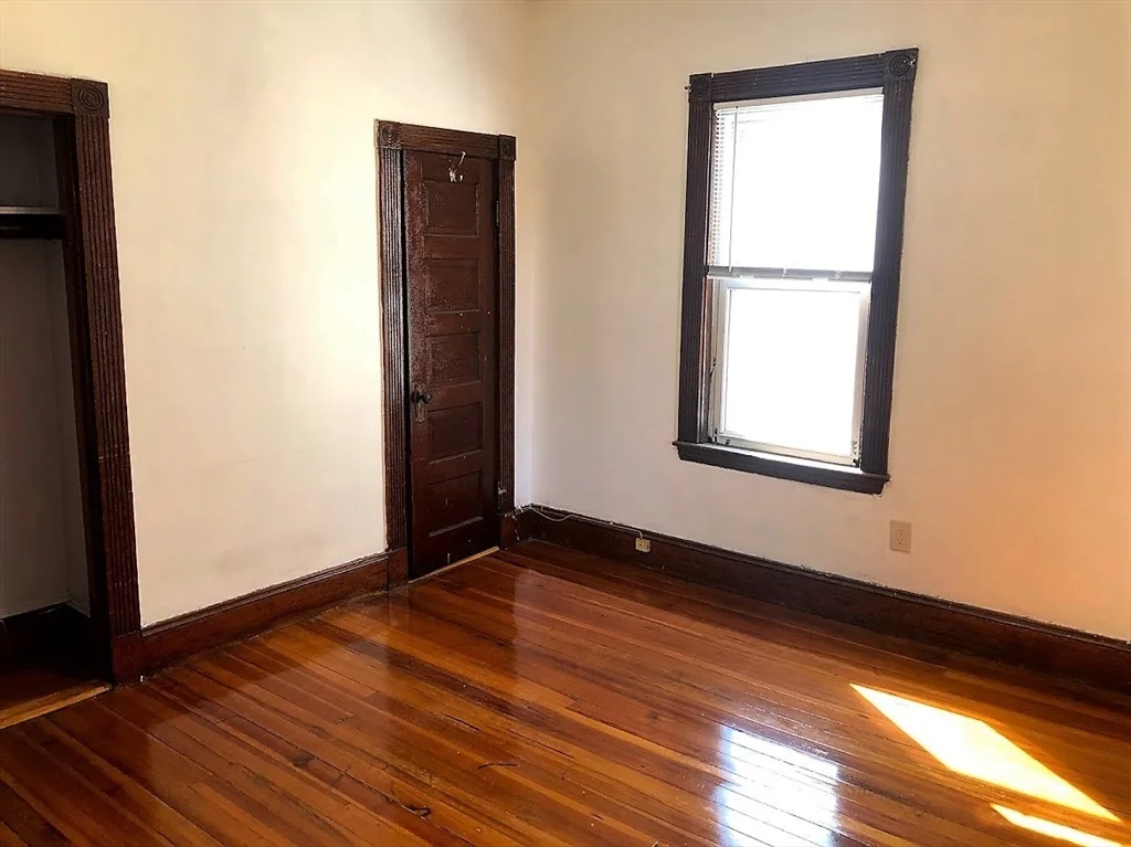 3 bed, 1 bath apartment for rent at 28 Litchfield St Unit 3, Brighton — photo 9 of 11