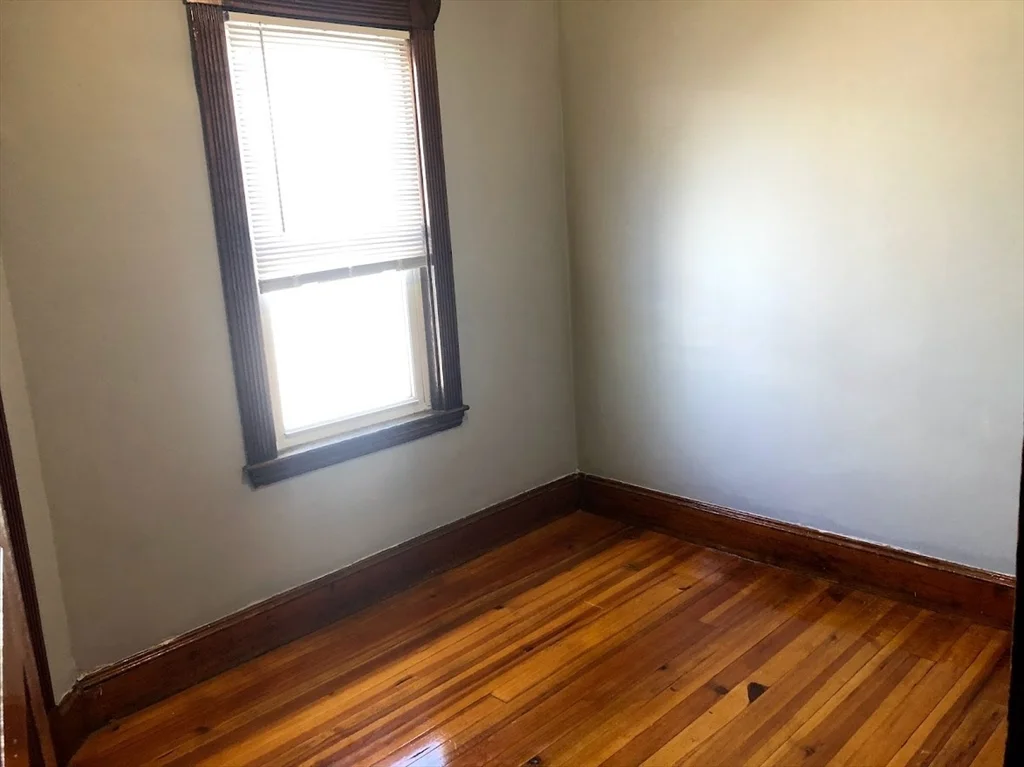 3 bed, 1 bath apartment for rent at 28 Litchfield St Unit 3, Brighton — photo 2 of 11